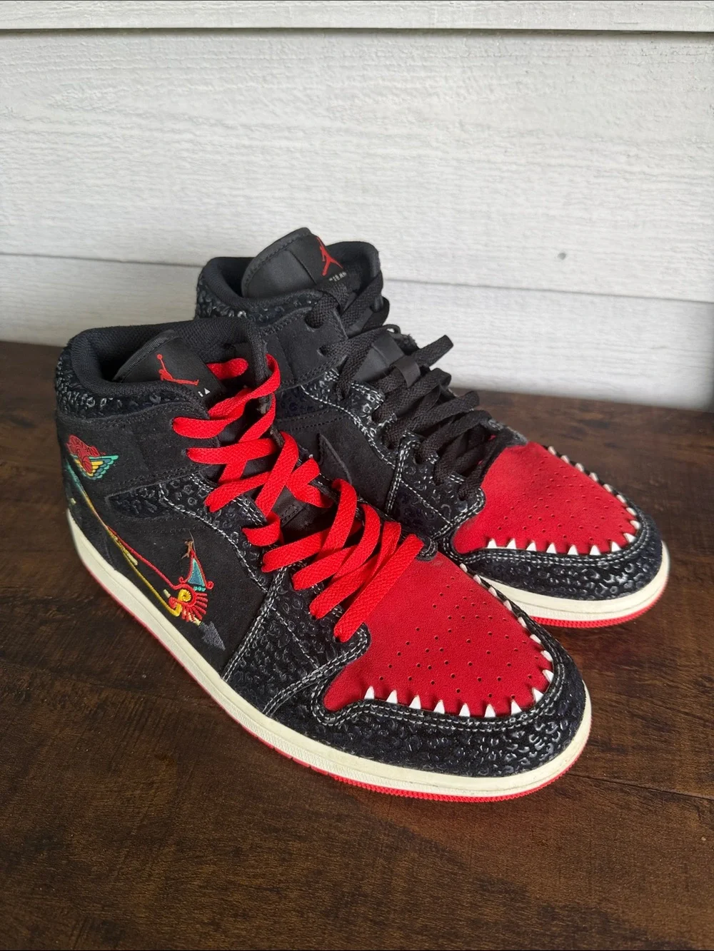 Nike Air Jordan 1 Mid “Siempre” Familia Sneakers